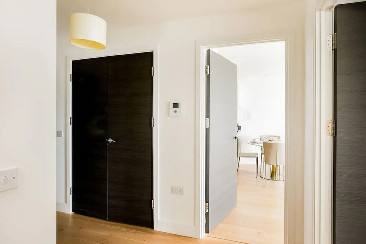 Room 8 of 18