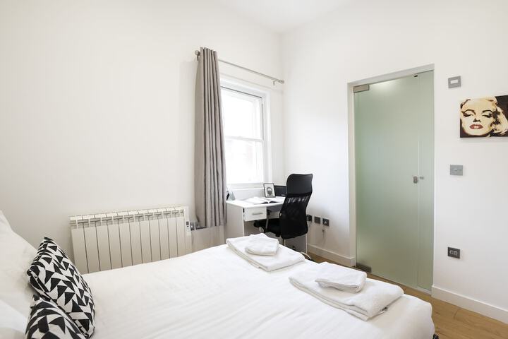 Room 5 of 31