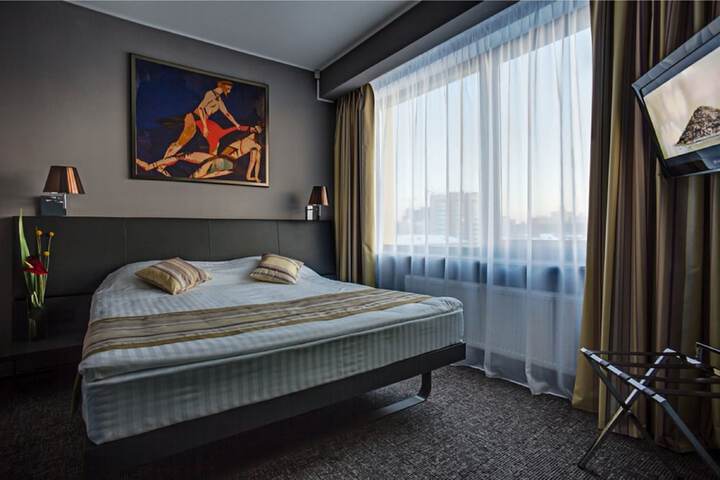 Room 30 of 98