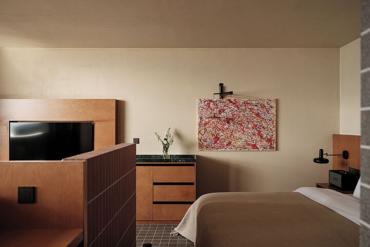 Room 54 of 169