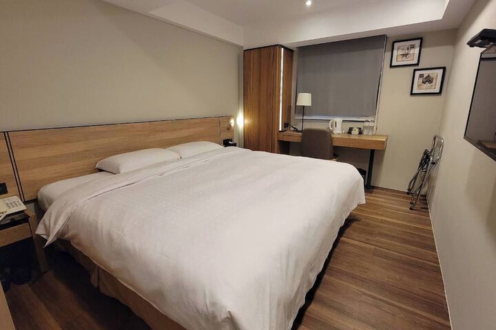 Room 47 of 91