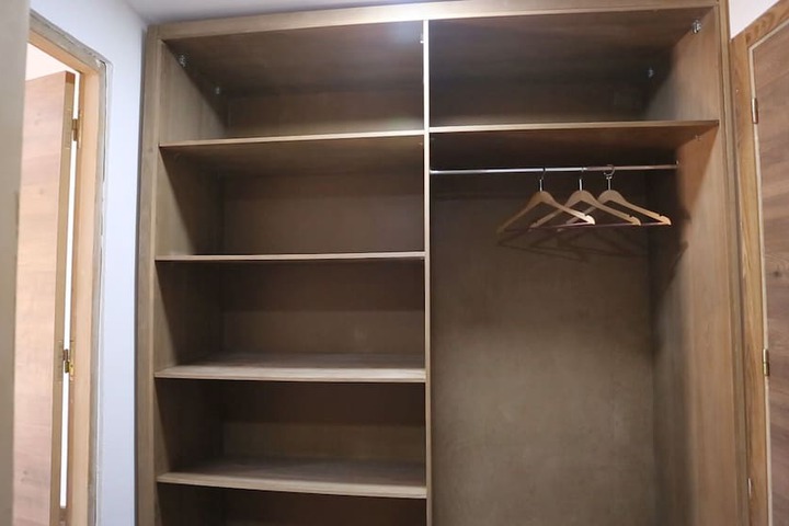 Room 9 of 39