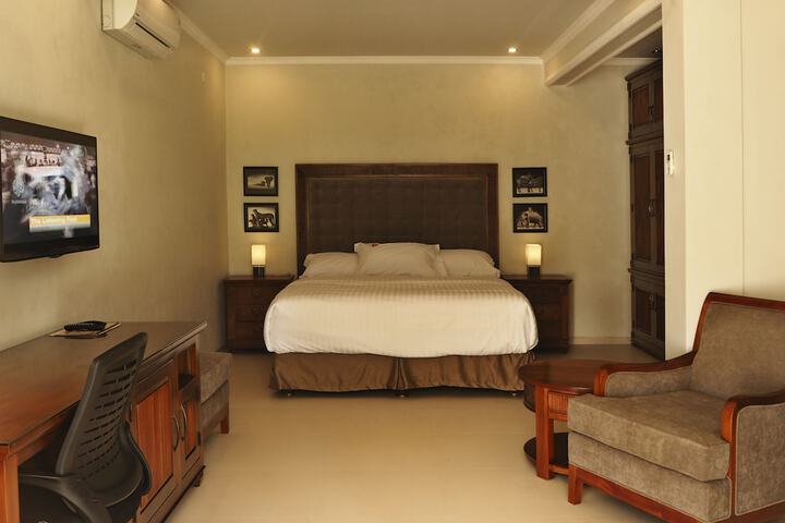 Room 2 of 67