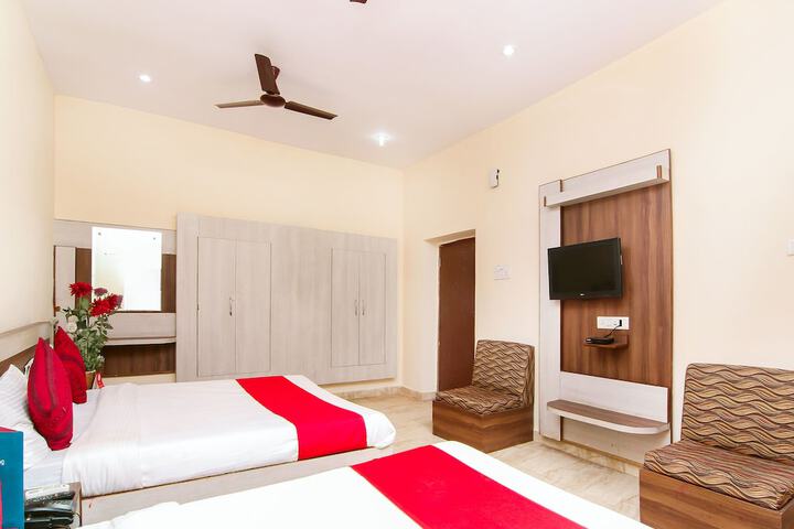 Room 10 of 33