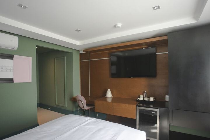 Room 20 of 42