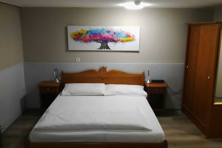 Room 30 of 69