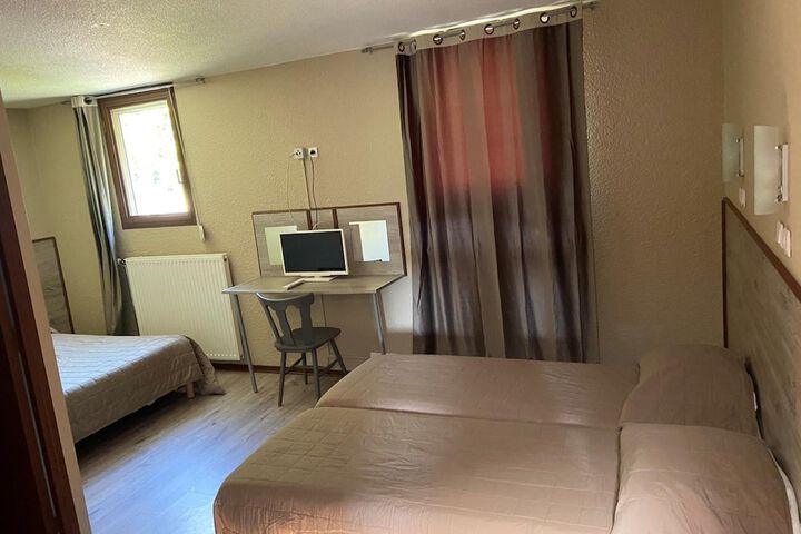 Room 5 of 19