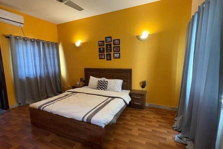 Room 6 of 14