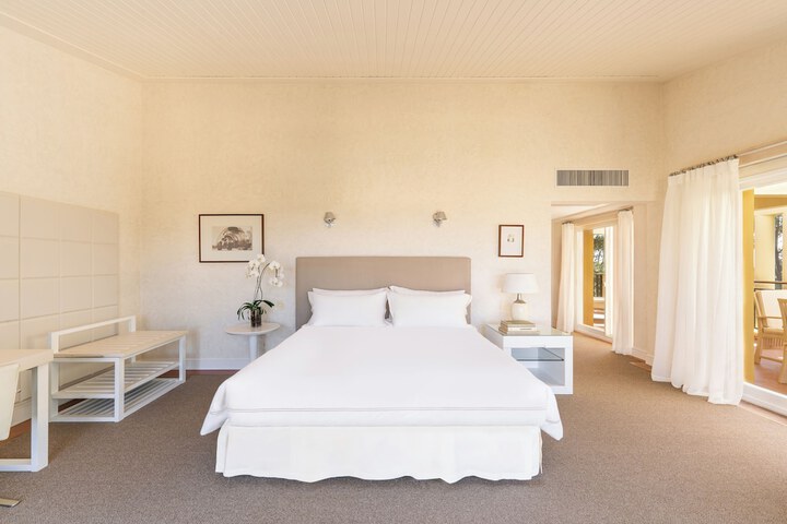 Room 14 of 76