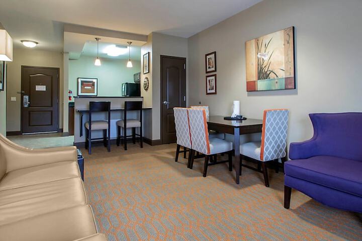 Room 15 of 33