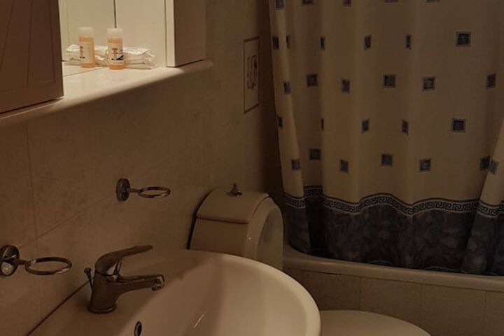 Room 42 of 57