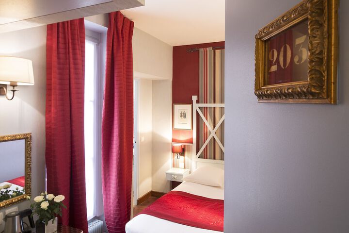 Room 14 of 28