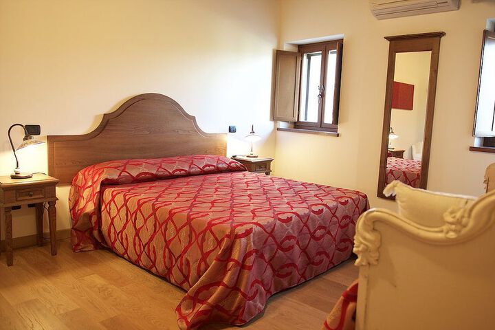 Room 5 of 27