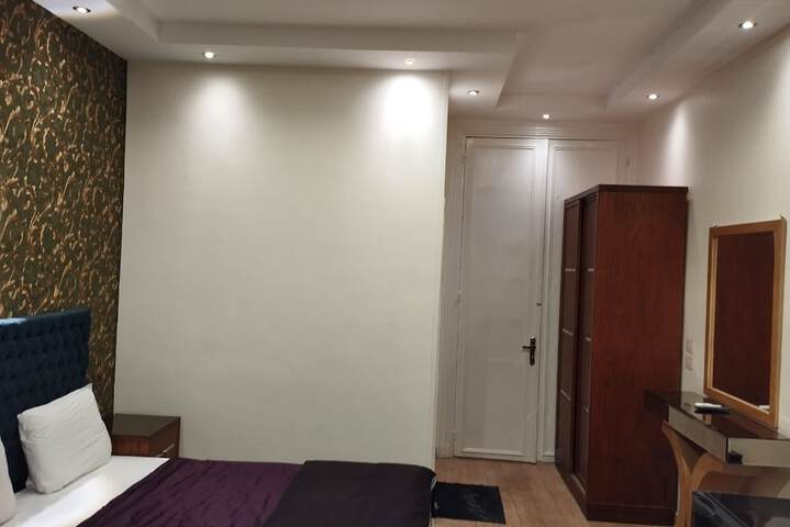 Room 34 of 74