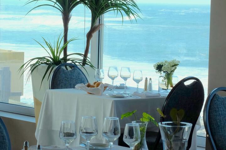 Dining 48 of 90