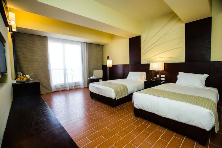 Room 4 of 40