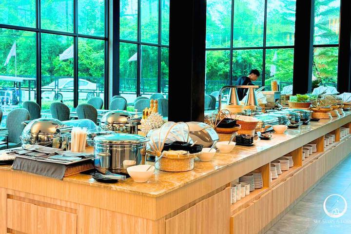 Breakfast/Coffee Service 103 of 255