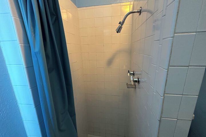 Room 12 of 28