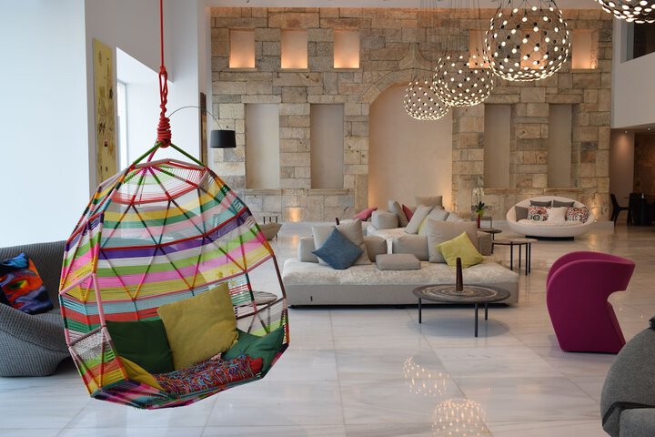 Guest Lobby