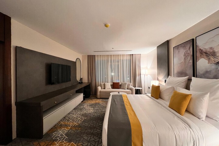 Room 9 of 19