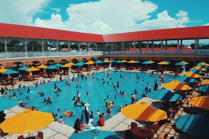Hotel with Pool
