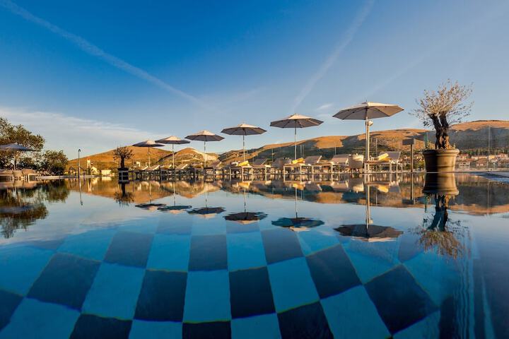 Pool 69 of 115