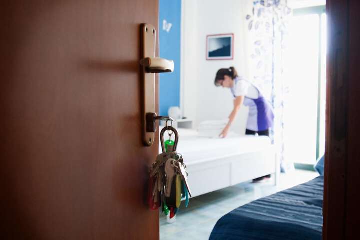 Room 16 of 39