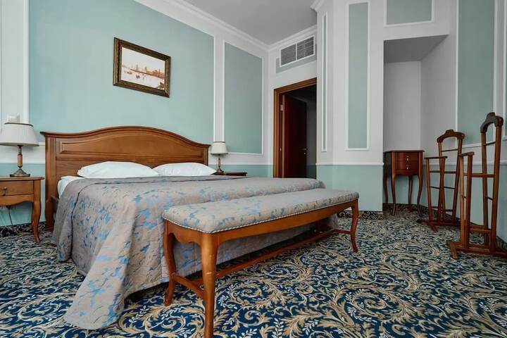 Room 15 of 49