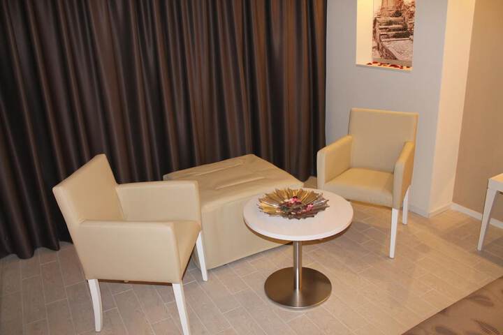 Room 19 of 44