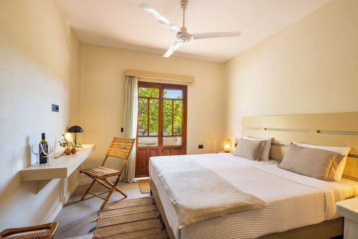 Room 4 of 25