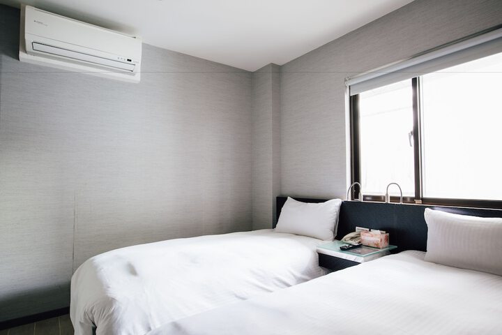 Room 9 of 36