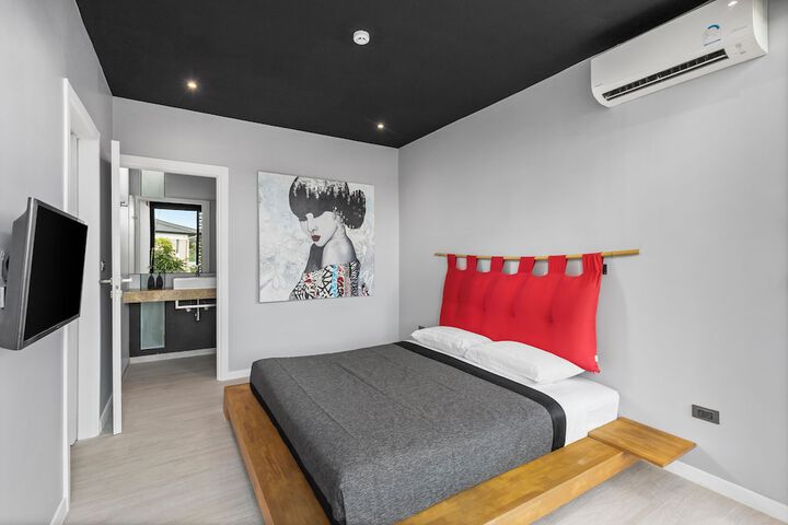 Room 6 of 154
