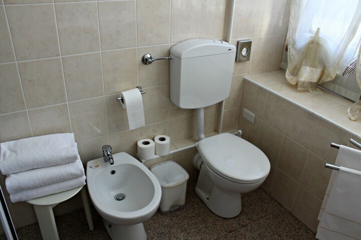 Room 18 of 42