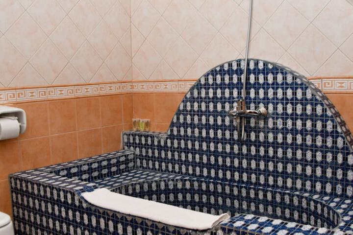 Room 23 of 92