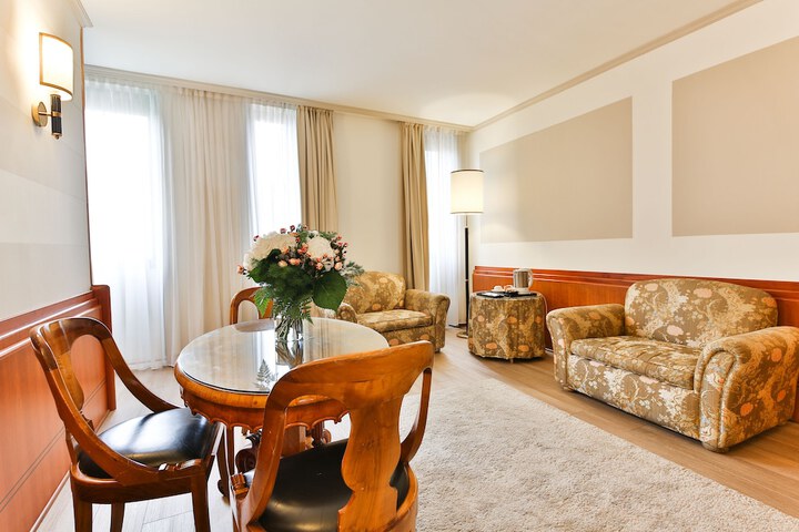 Room 15 of 79