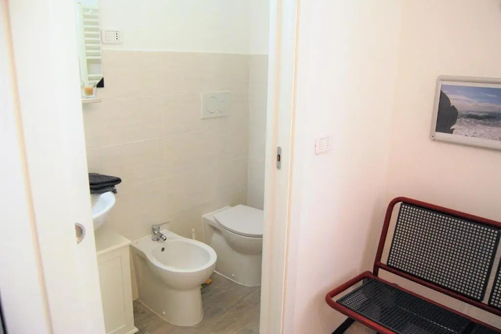 Room 10 of 23