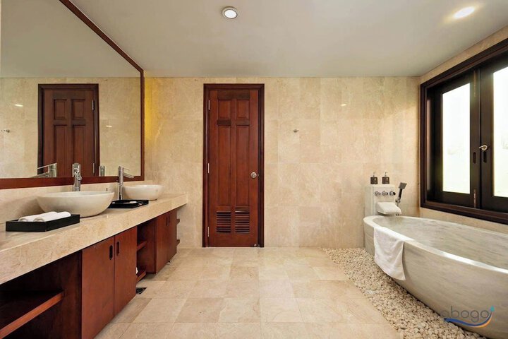 Room 90 of 125