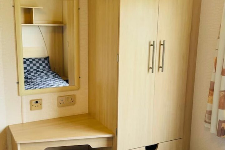 Room 2 of 35