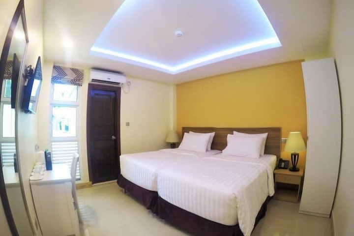 Room 3 of 51