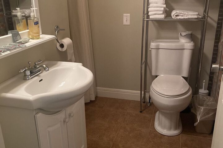 Room 6 of 24