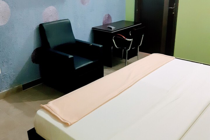 Room 13 of 25