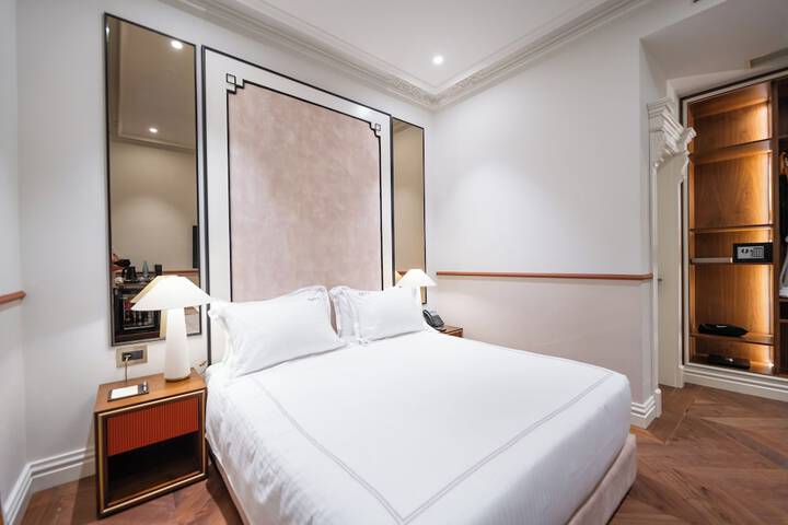 Room 25 of 72