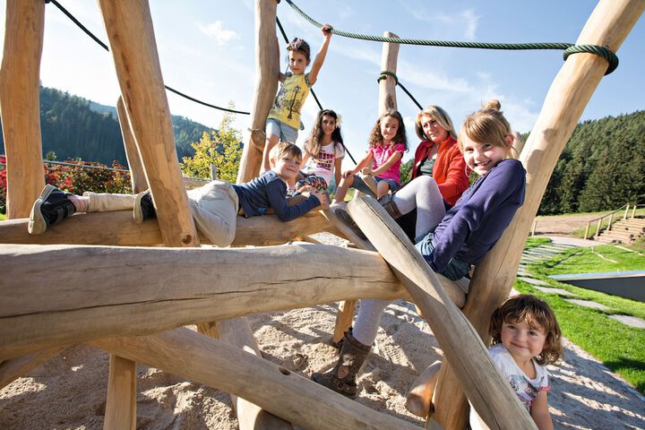 Childrens Activities 73 of 108