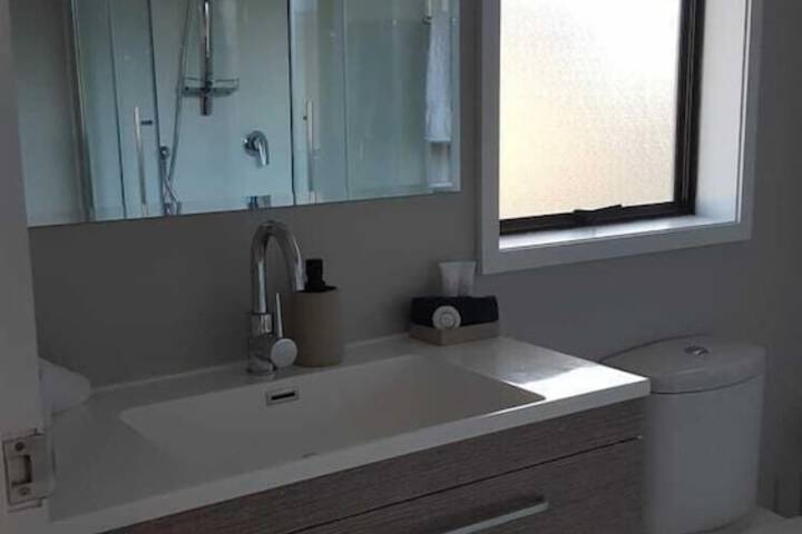 Room 10 of 12