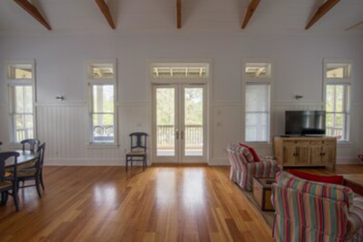 Room 12 of 27
