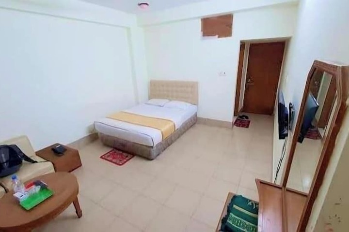 Room 10 of 35