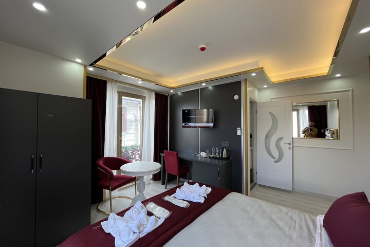 Room 15 of 108