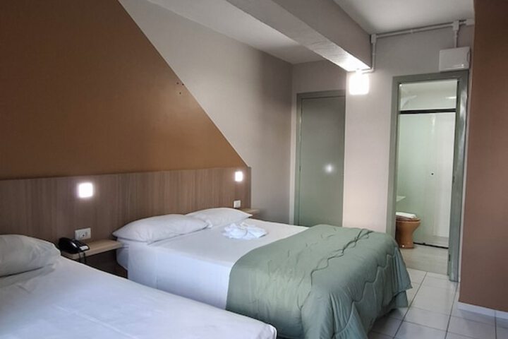 Room 18 of 36