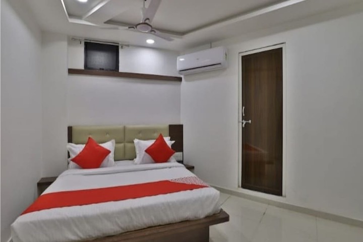 Room 18 of 18