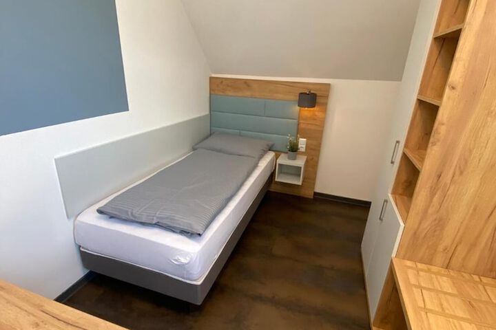 Room 10 of 20